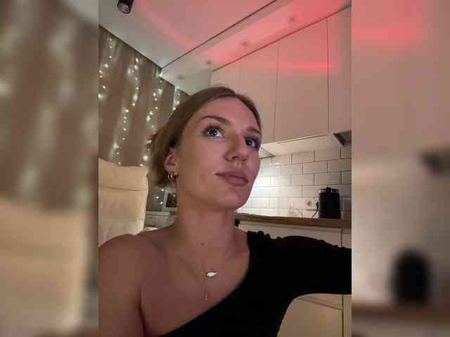 Модель: EnlivenLuv