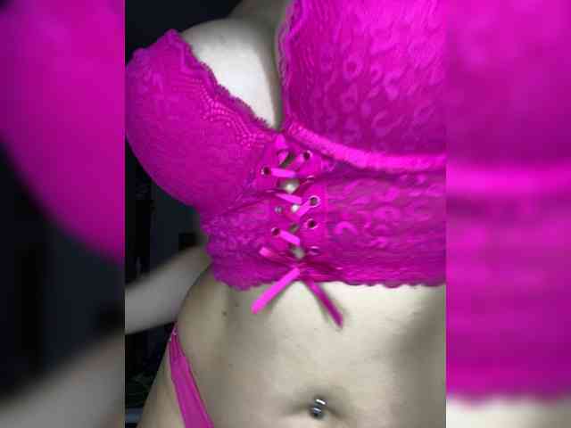 Adel-696 Sex Cam Show