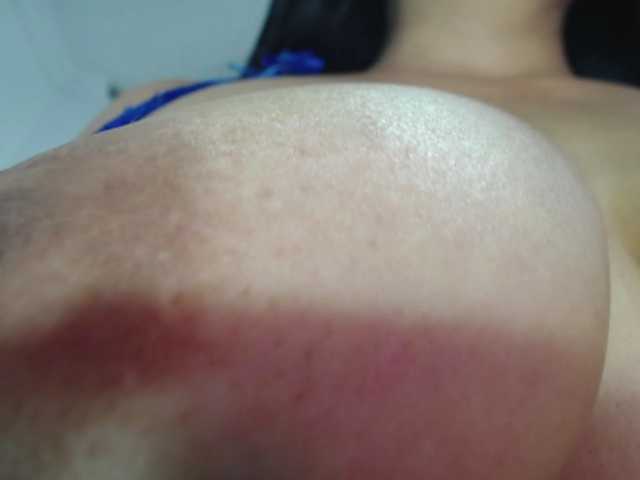 ComeFuckMe18 live cam on BongaCams