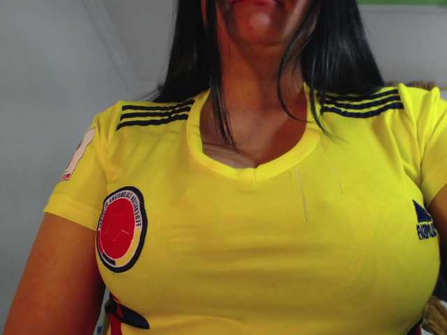 ComeFuckMe18 live cam on BongaCams