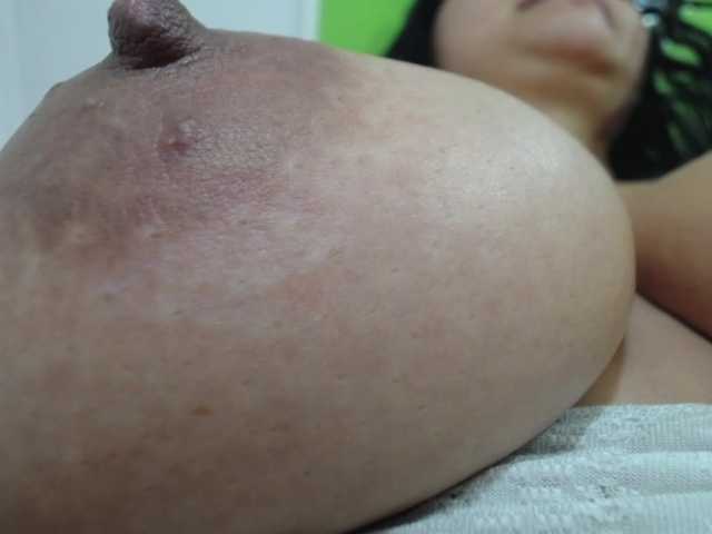 ComeFuckMe18 live cam on BongaCams