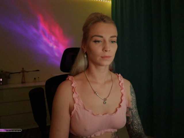 BlackMonro's BongaCams show and profile