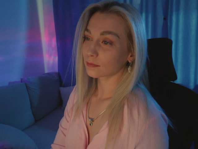 BlackMonro live cam on BongaCams