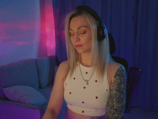 BlackMonro live cam on BongaCams