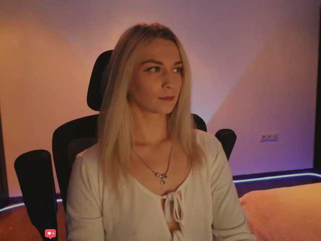 BlackMonro live cam on BongaCams