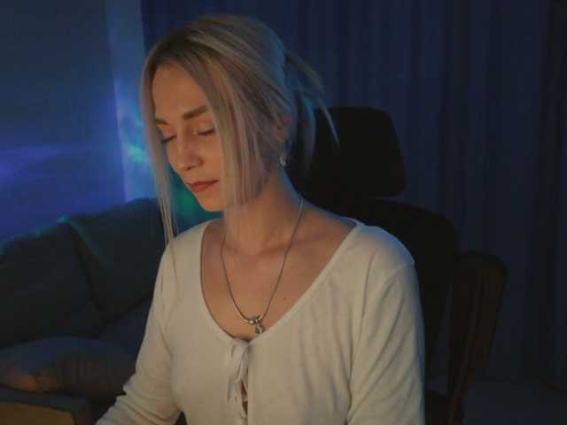 BlackMonro live cam on BongaCams