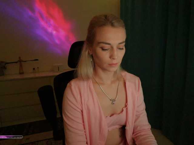 BlackMonro's BongaCams show and profile