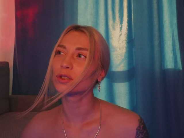 DigitalAlexa live webcam show