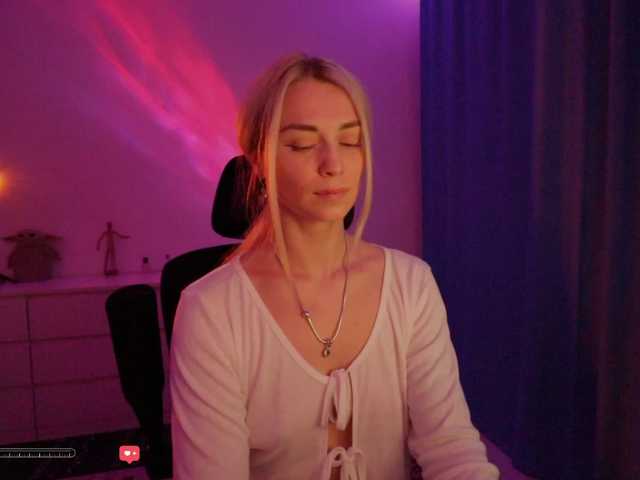 BlackMonro Nude Live Sex Shows