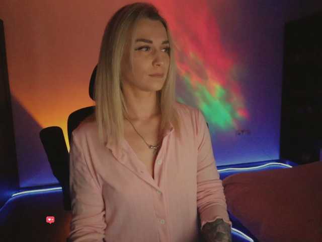 BlackMonro live cam on BongaCams
