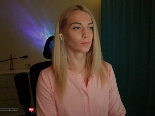 BlackMonro's BongaCams show and profile