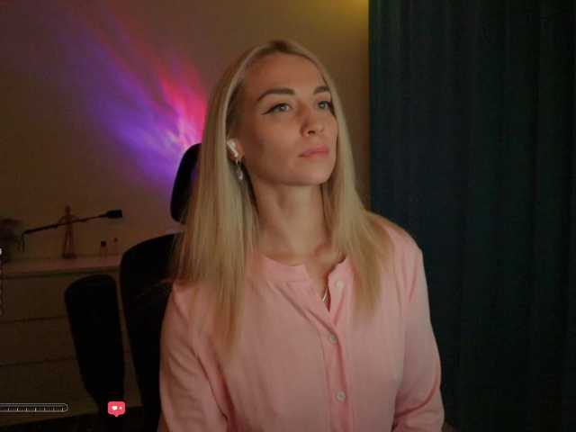 BlackMonro's BongaCams show and profile