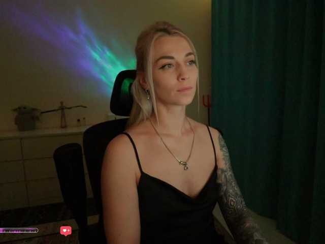 BlackMonro's BongaCams show and profile