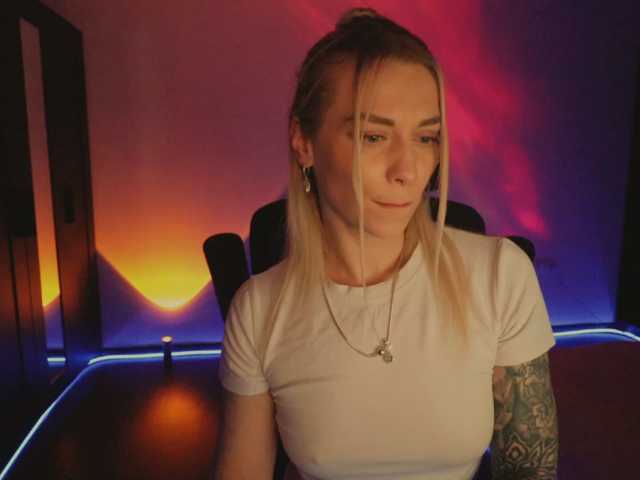 BlackMonro live cam on BongaCams