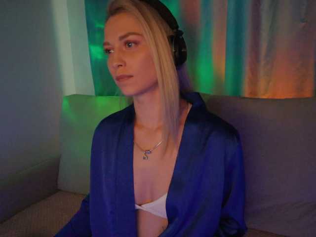 blackmonro cam belle