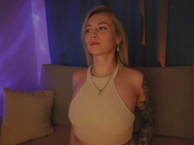 BlackMonro live cam on BongaCams