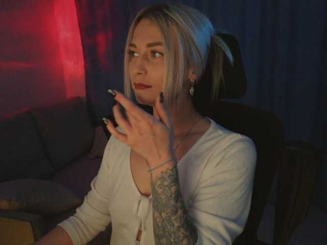 BlackMonro live cam on BongaCams