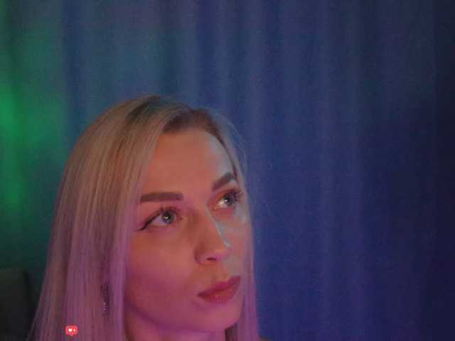 BlackMonro live cam