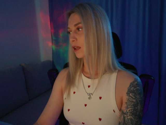 BlackMonro live webcam show