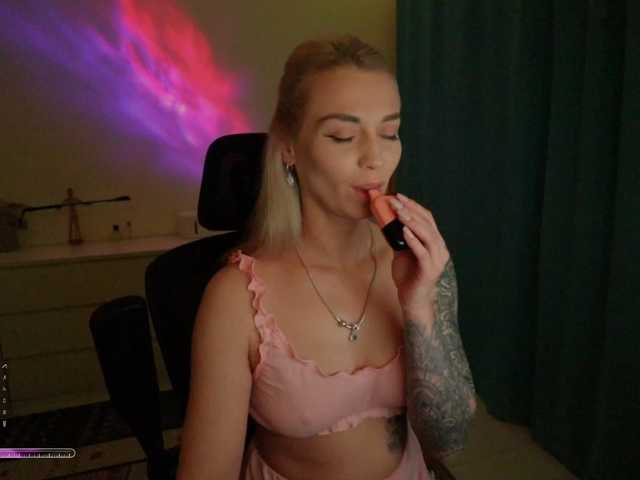 BlackMonro's BongaCams show and profile