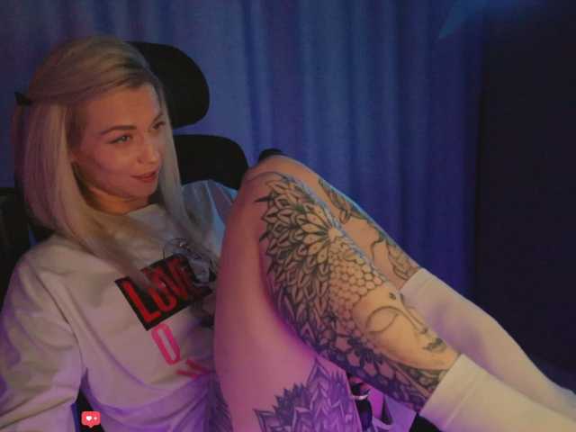 BlackMonro live cam on BongaCams