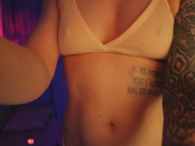 BlackMonro live cam