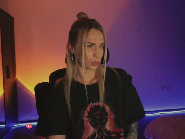 BlackMonro live cam on BongaCams