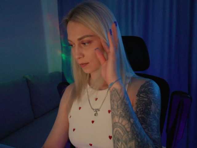 BlackMonro live webcam show
