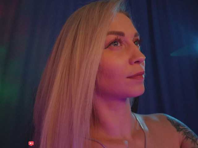 BlackMonro live cam