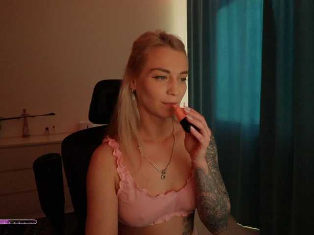 BlackMonro's BongaCams show and profile