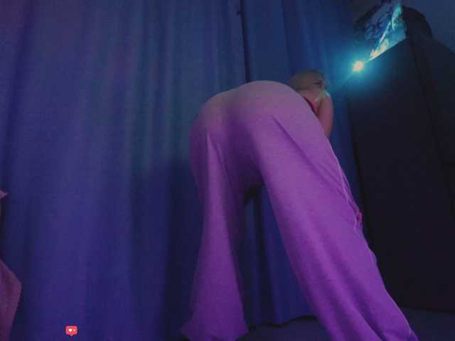 BlackMonro live cam on BongaCams