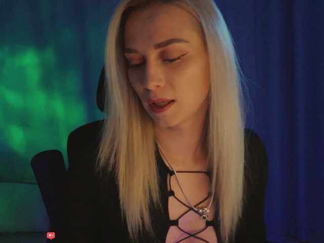 BlackMonro live cam