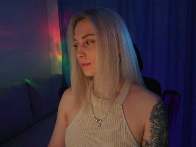 BlackMonro live webcam show