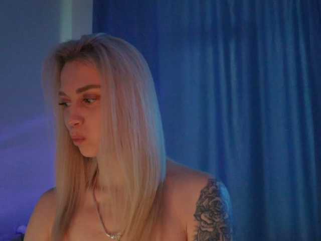 BlackMonro live webcam show