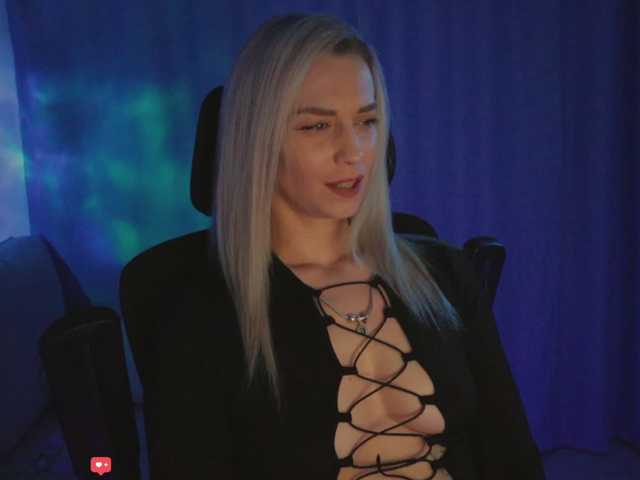 BlackMonro live cam