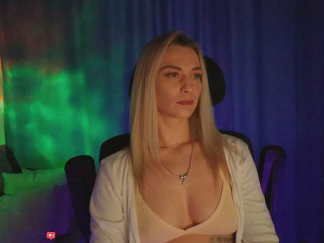 BlackMonro live cam on BongaCams