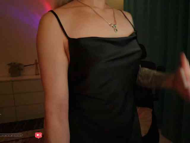 horny chatroom BlackMonro