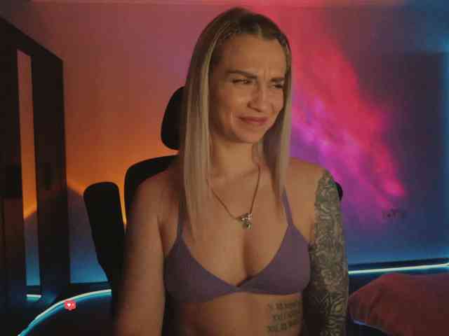 BlackMonro's webcam live show