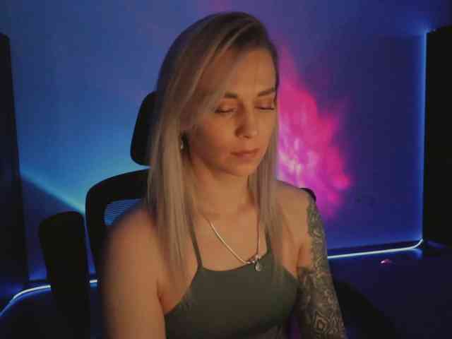 BlackMonro Live Webcam on BongaCams