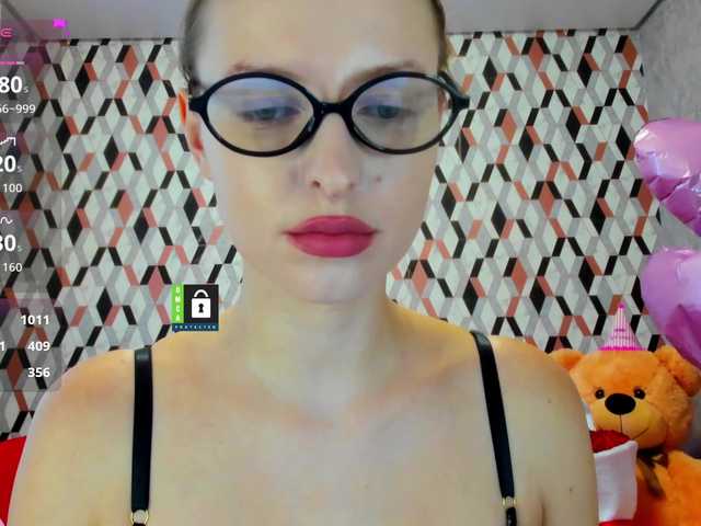 PinkPanterka live cam preview