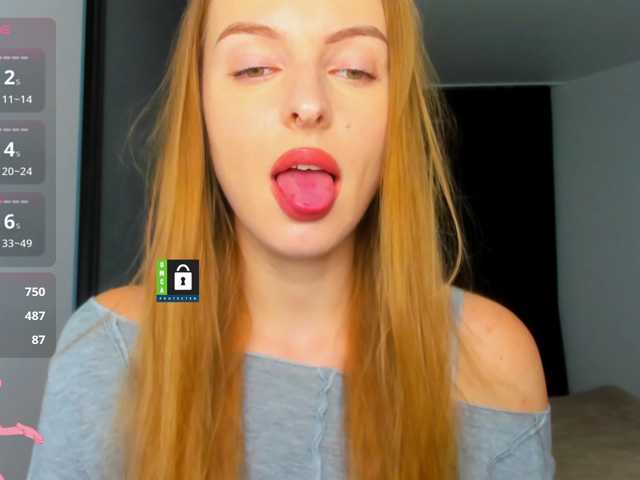 PinkPanterka live cam preview