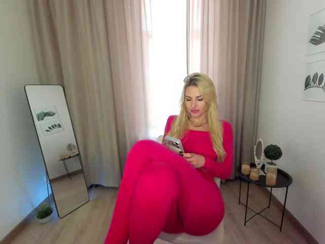 MirandaQueen webcam