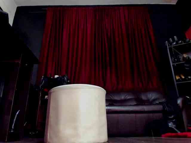 MissPuffyllove webcam