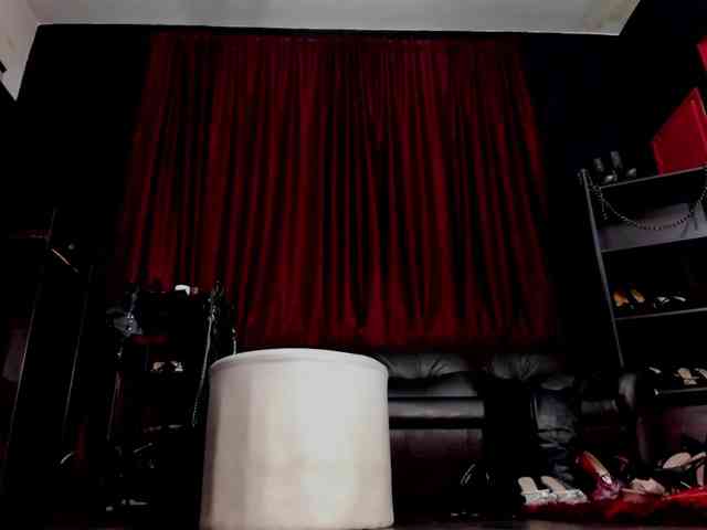 Modella: MissPuffyllove