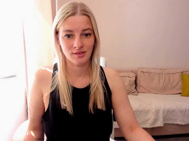 Sashanew77 live cam on BongaCams