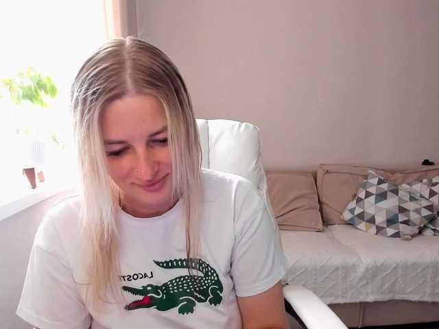 Sashanew77 live cam on BongaCams