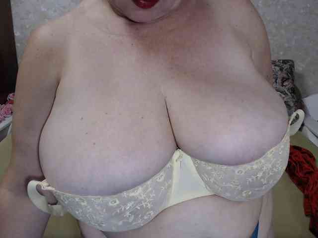 hugenipple webcam