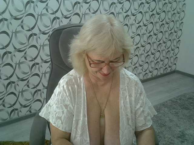 helen88888 live cam on BongaCams