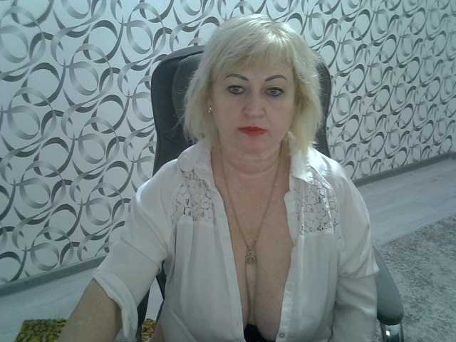 helen88888, en vivo ahora en BongaCams