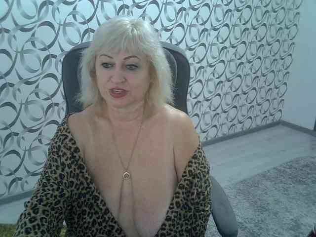 helen88888 live female cam on bongacams